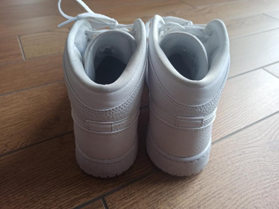 Nike Air Jordan 1 MID (GS) White / White-White 39 OVP in Petershagen