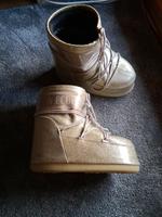 Moon Boots icon low glitter 42-44 gold lack glitzer Rheinland-Pfalz - Gilzem Vorschau