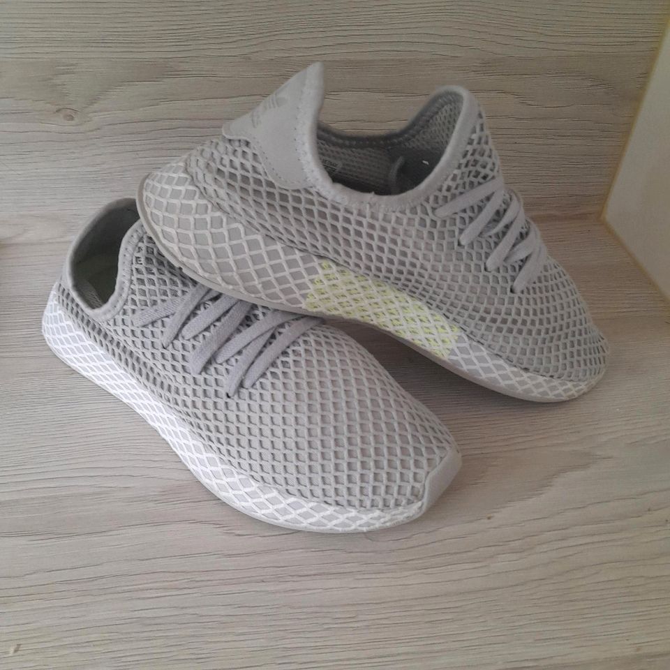 Adidas Herren Jungen Sneaker 41.5 Schuh grau in Demitz-Thumitz