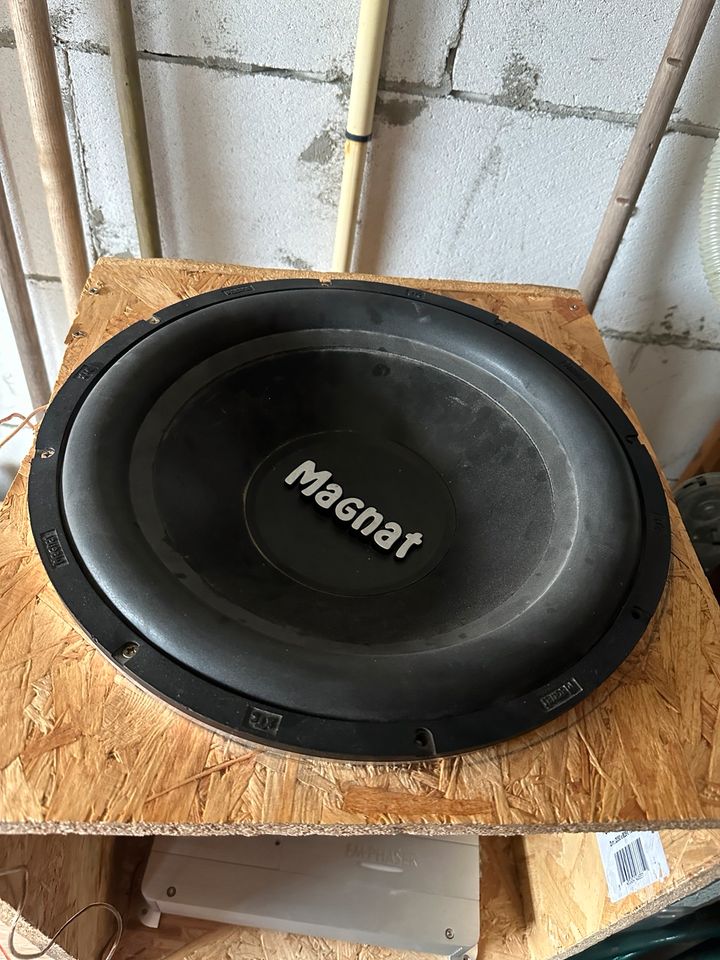 Subwoofer mit Endstufe in Staßfurt