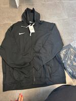 Nike Sweatshirtjacke Nordrhein-Westfalen - Düren Vorschau