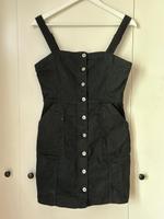 Schwarzes Kleid mit Taschen und Knopfleiste Berlin - Karlshorst Vorschau