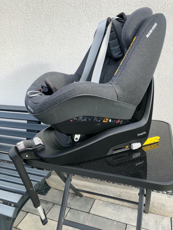 Maxi-Cosi Kindersitz Pearl Pro i-Size schwarz *WIE NEU* in Riedstadt