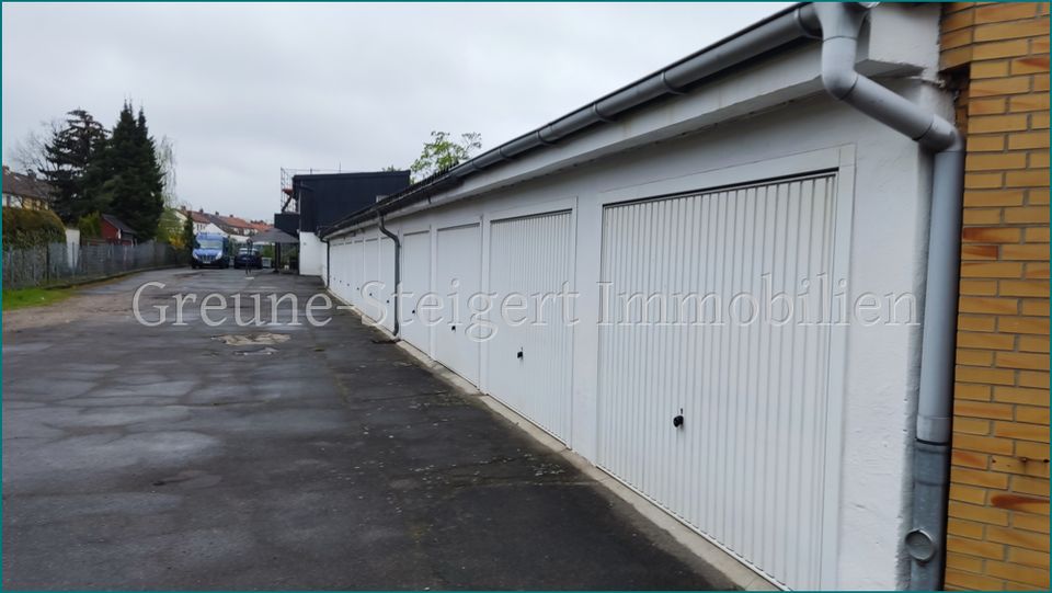 *** Zentrale Lage - Garagenhof mit 17 Garagen und einer Dreizimmerwohnung in Wolfenbüttel