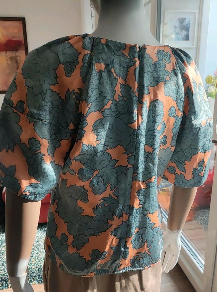 Extravagante Bluse aus Dänemark von der Marke Arket, 38, S-M in Hamburg