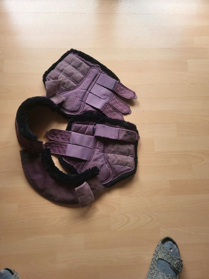 Eskadron gamaschen Havanna, mauve/ berry, L, glocken,fakefur in Kirchheim bei München