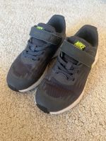 Nike Sneaker Turnschuhe Schuhe Größe 28,5 München - Thalk.Obersendl.-Forsten-Fürstenr.-Solln Vorschau