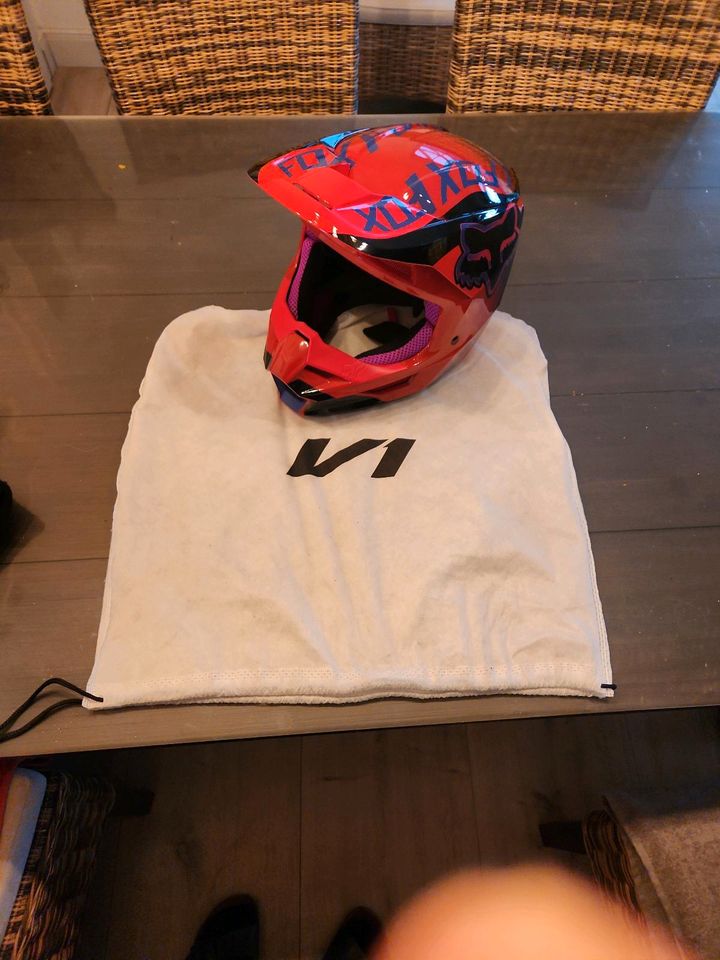 Fox V1 Motocross-Helm Gr.YL in Ascheberg