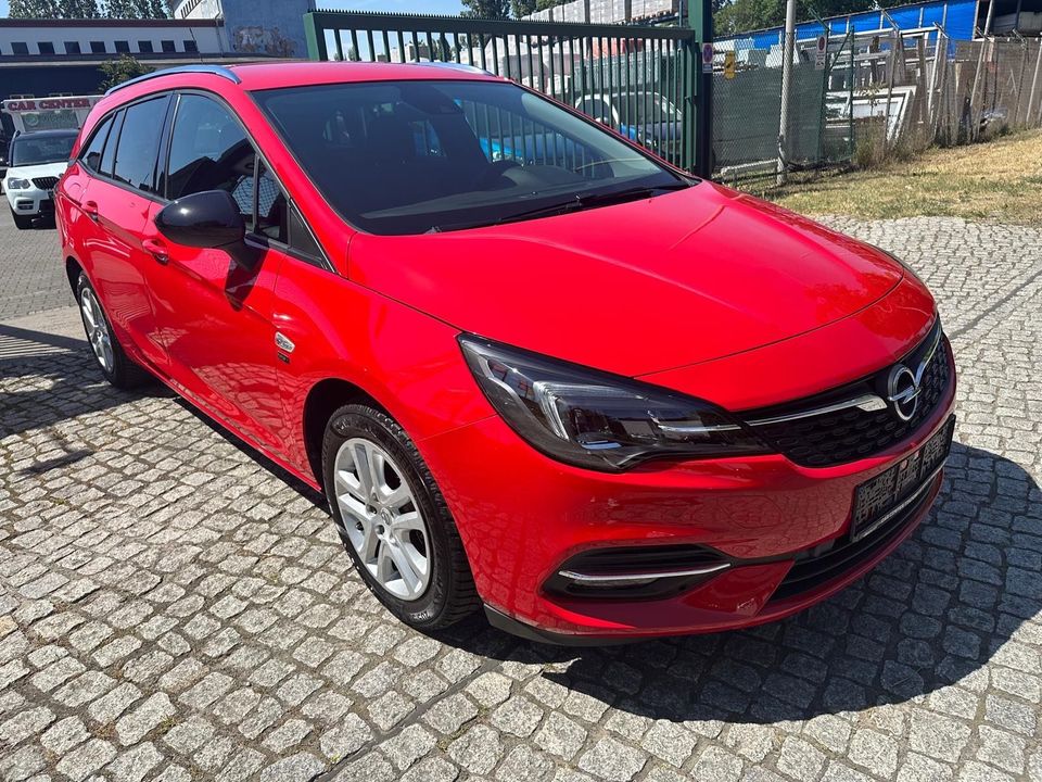 Opel Astra K Sports Tourer 2020 in Berlin