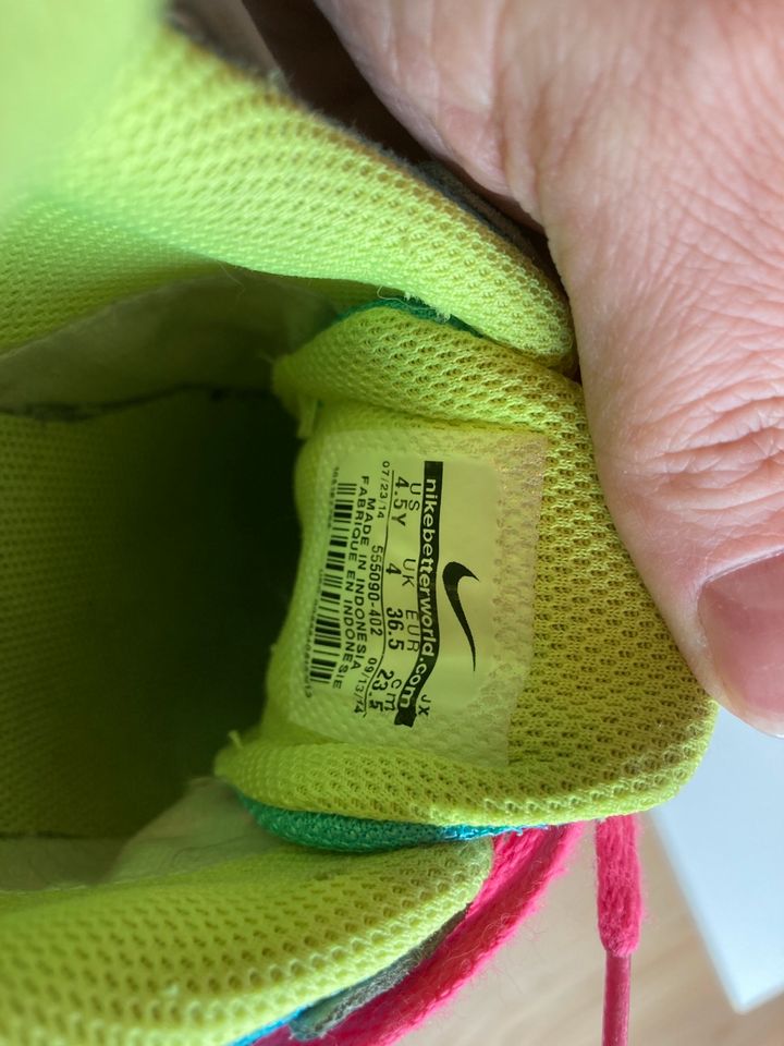 Nike Kinder Turnschuhe Gr. 36,5 - Türkis Pink in Maxhütte-Haidhof