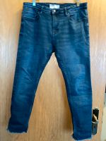 Bershka Denim Jeanshose Jeans EUR 44 / USA 34 Hessen - Mücke Vorschau