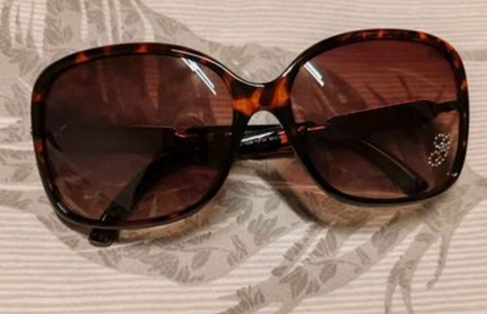 Original Guess neue Damenbrille Guess mitt tasche in Nürnberg (Mittelfr)