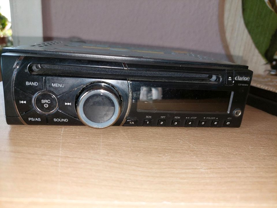 Autoradio Typ Clarion CZ100EG in Gräfenhainichen