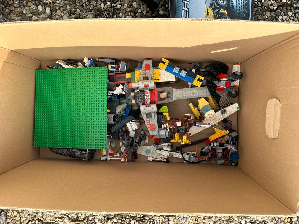 verschiedene Lego(-technic) Fahrzeuge in Hofheim am Taunus