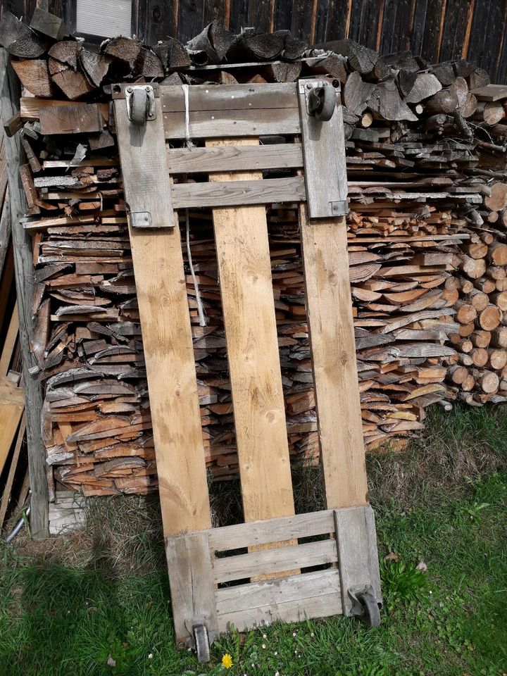 Holzpalette auf Gummirädern 180×70 cm in Cham