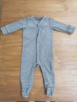 Baby GAP Schlafanzug mit Füßchen/Strampler 6-12 Monate 68-74 Friedrichshain-Kreuzberg - Kreuzberg Vorschau