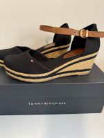 Tommy Hilfiger Sandalen Gr. 37 Keilabsatz Mecklenburg-Vorpommern - Bergen auf Rügen Vorschau