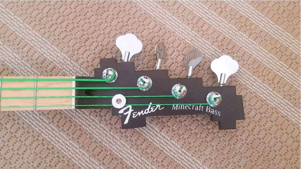 Custom Decal headstock F***er oilslick in Alsdorf