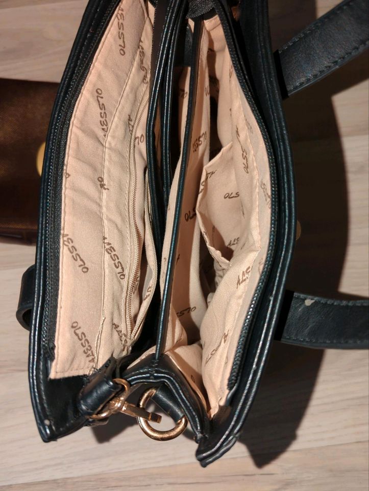 Neuware Damen Tasche Handtasche ca 23x27 schwarz Alesst in Quickborn