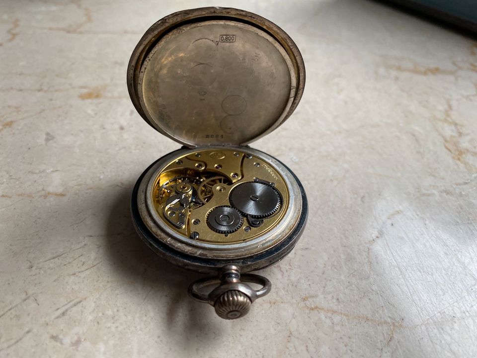 Alte Taschenuhr 1896 mit Kette und Säckchen in Schermbeck