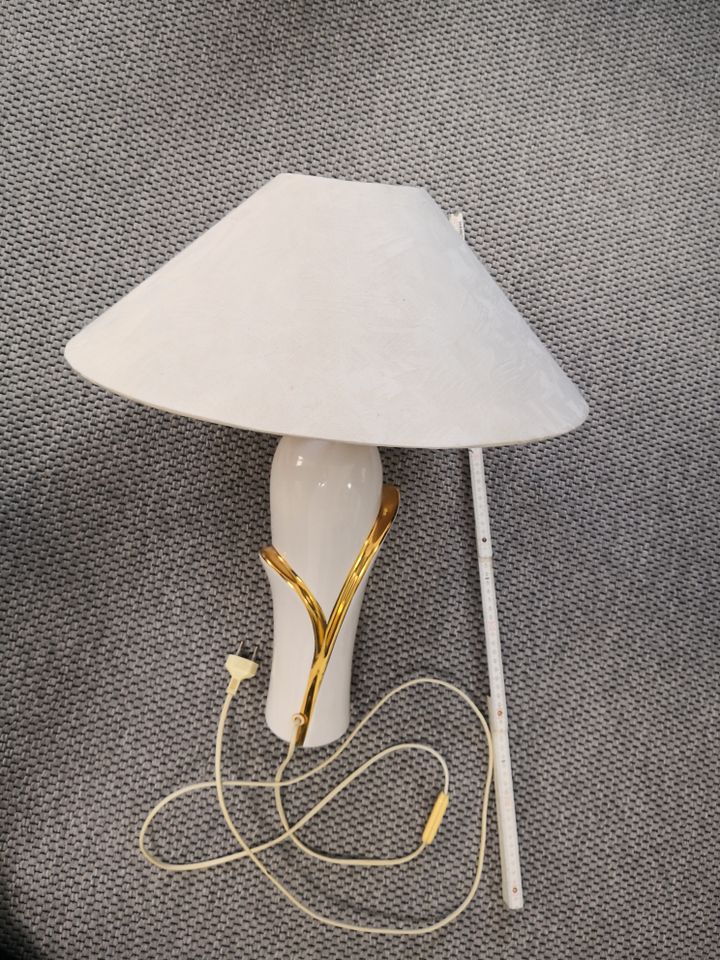 Lampe echt Porzellan,Tischlampe, Lampe mit Schirm, Porzellanlampe in Leipzig