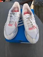 Sneakers Adidas, Damen  in Gr. US 9 Hessen - Linden Vorschau