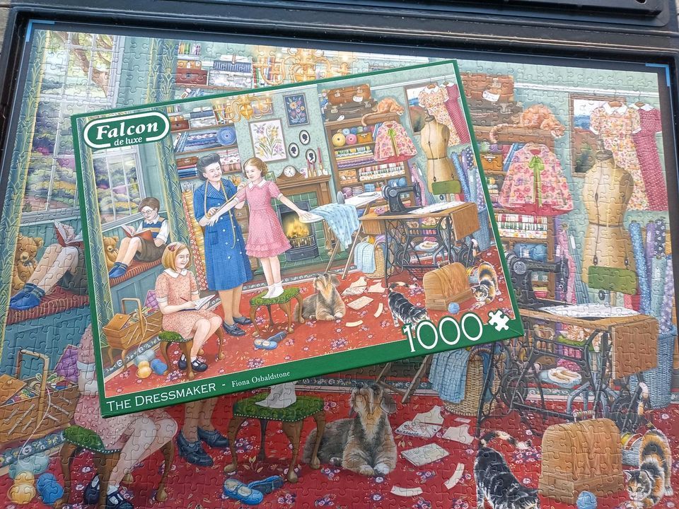 Falcon de luxe 1000 Teile Puzzle THE DRESSMAKER in Dortmund