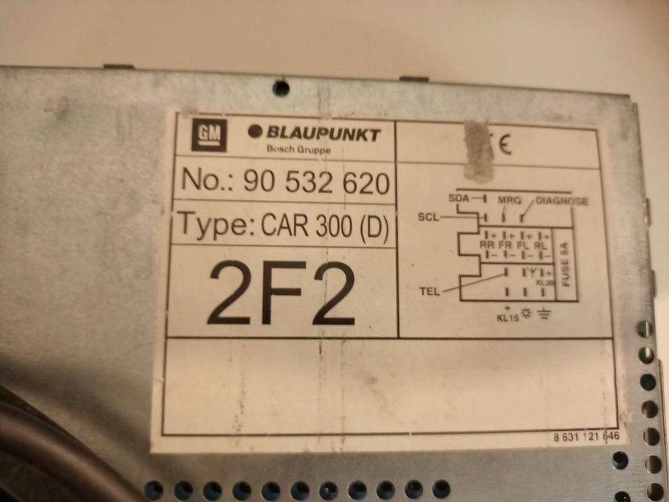 Ein Blaupunkt Car 300 D Autoradio in Berlin