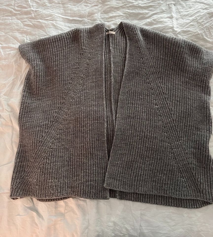 OPUS „Strickjacke“ one size in Molfsee