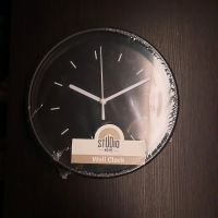 Wanduhr Uhr modern minimalistisch schwarz weiß NEU Nordrhein-Westfalen - Hilden Vorschau