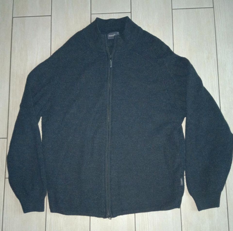 Pullover/ Strickjacke gr.48 ( S ) in Tastrup