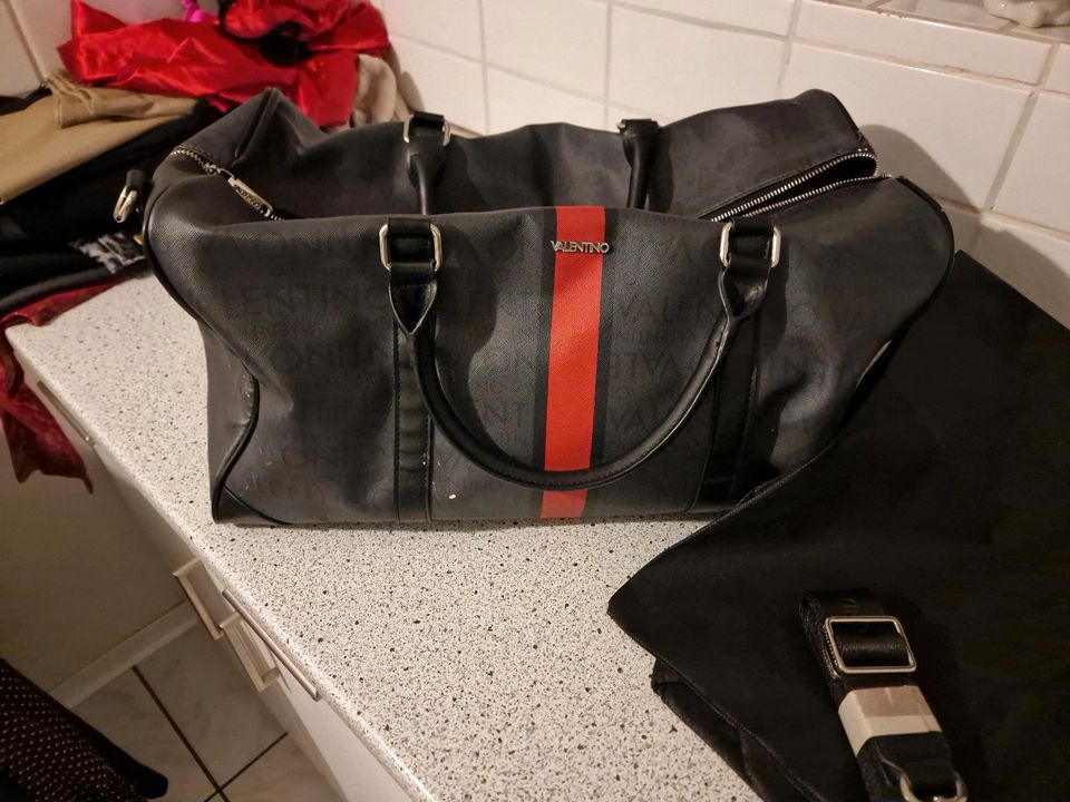 Originale valentino Reisetasche in Lübeck