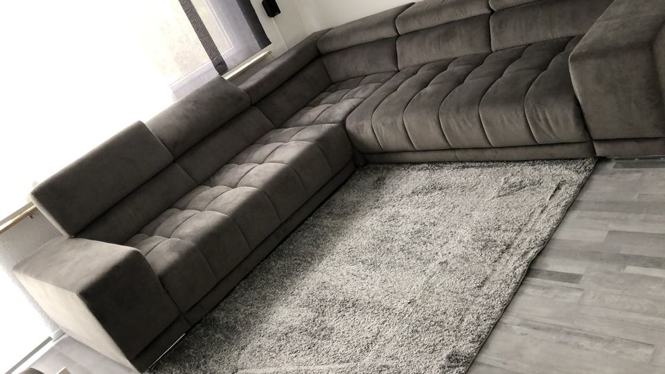 Eck Couch Sofa 300x300 + Hocker in Remscheid