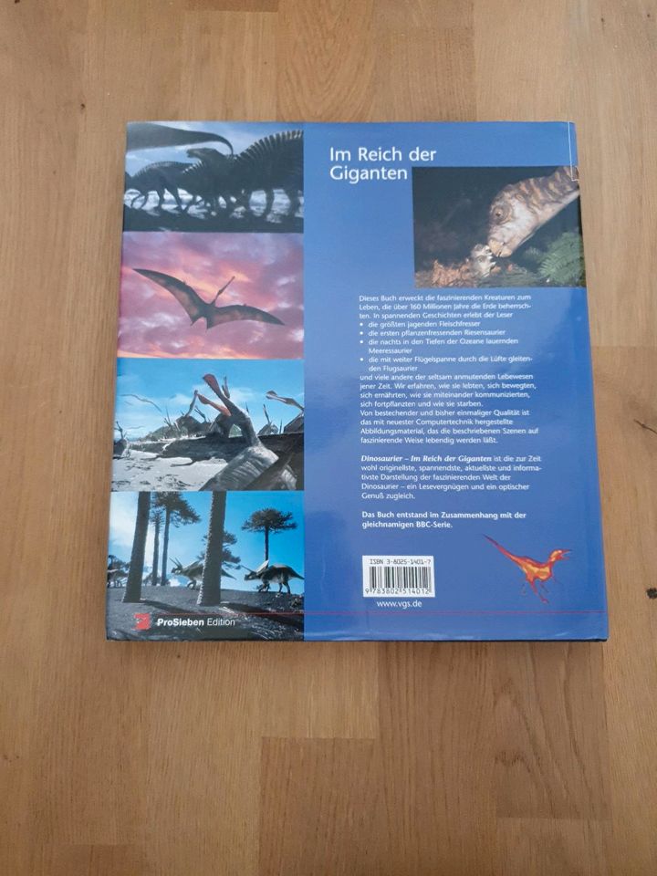 "Dinosaurier im Reich der Giganten" Buch Prosieben in München