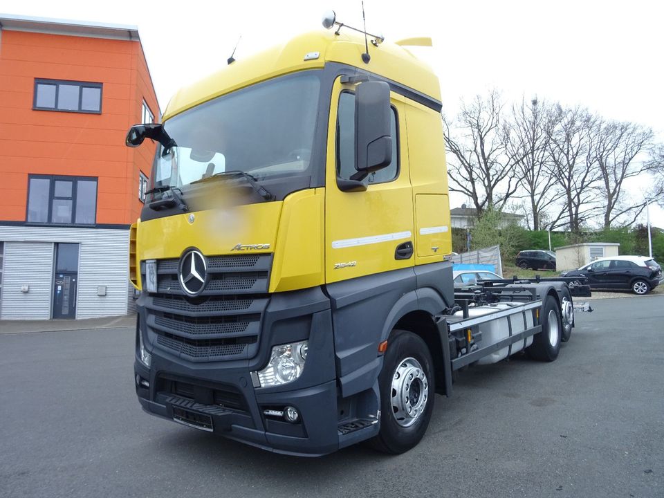 Mercedes-Benz Actros  2542 Wechselbrücke in Zirndorf