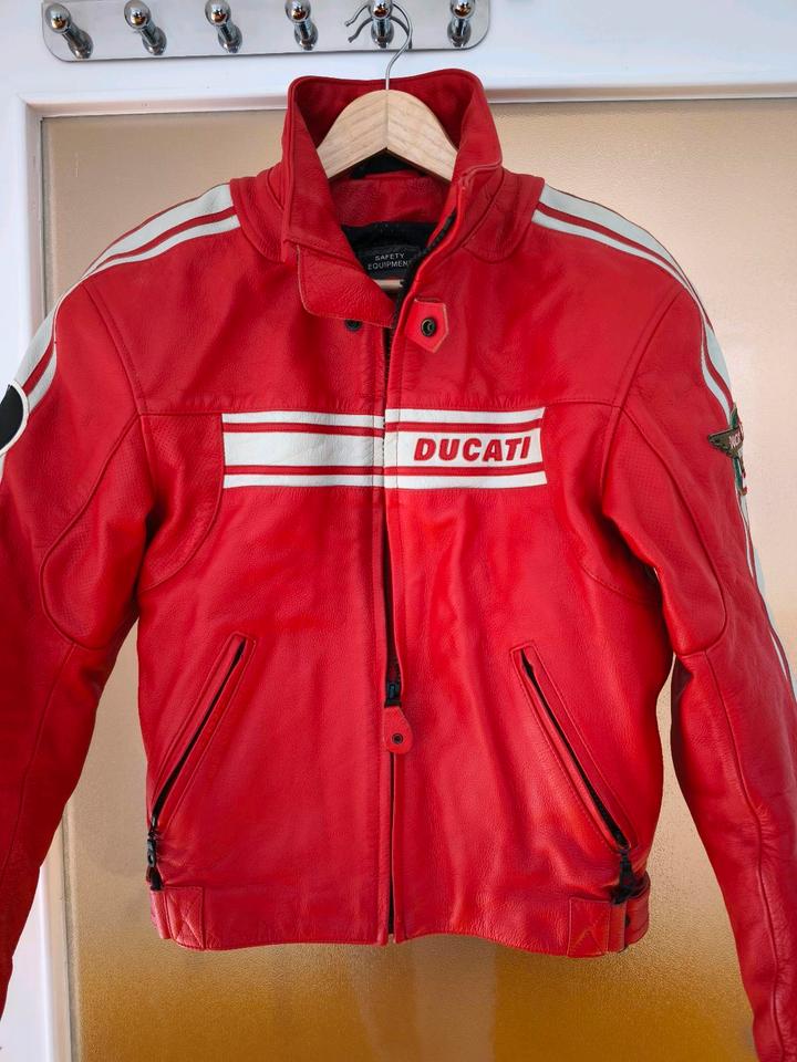 Dainese Ducati Mecanica Bologna Jacke + Hose + Unterh +Protektore in München