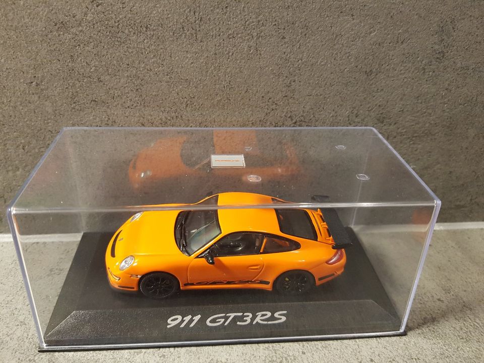 °°° 1:43 °°° Porsche GT3 RS °°° Minichamps °°° orange °°° in Weil der Stadt