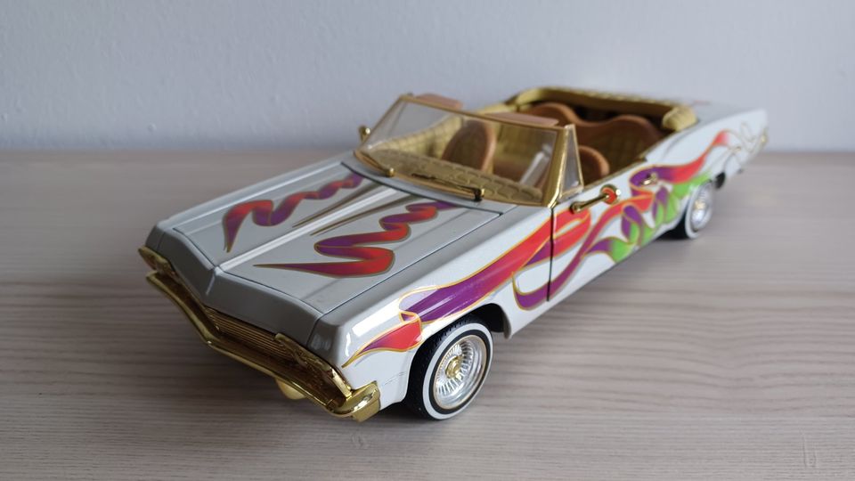 Hot Wheels Chevrolet Impala 1965 Lowrider 1:18 Modellauto RAR in Naila