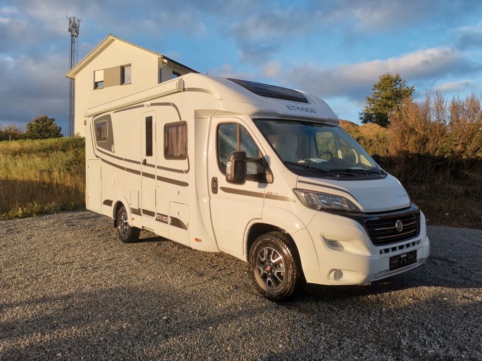 Wohnwagen oder Wohnmobile mieten//Vermietung/Vorzelt/Camper in Hohenwarsleben