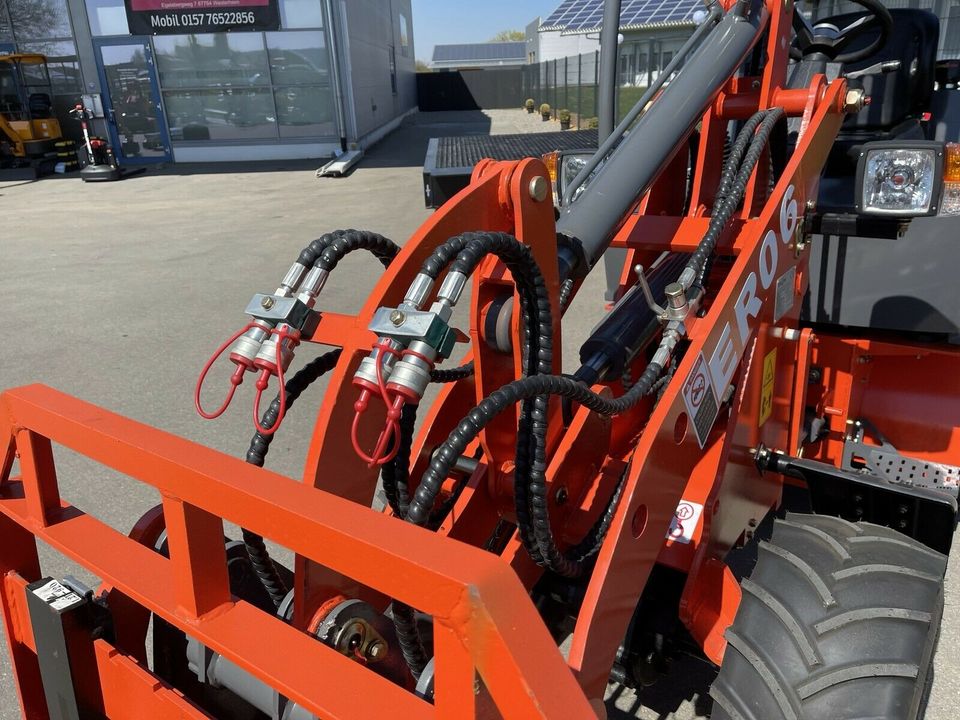 Hoflader Hoftrac mit Kubota Motor Palettengabel-Schaufel in Westerheim