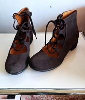 CHIE MIHARA 39 40 Wildleder Leder braun lagenlook bequem  Pumps Berlin - Steglitz Vorschau