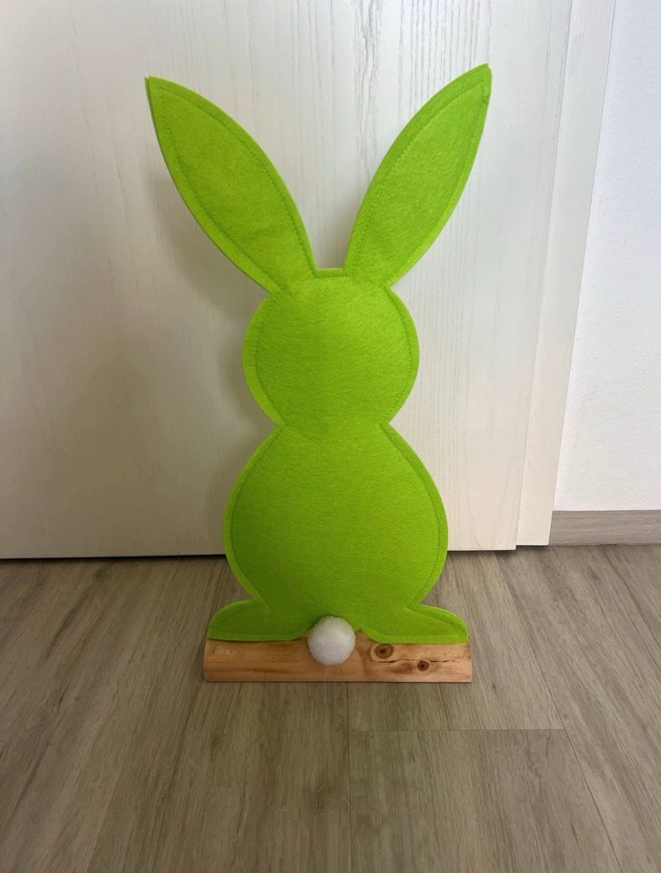 Osterdeko Hasenfigur grün 60cm in Hanau