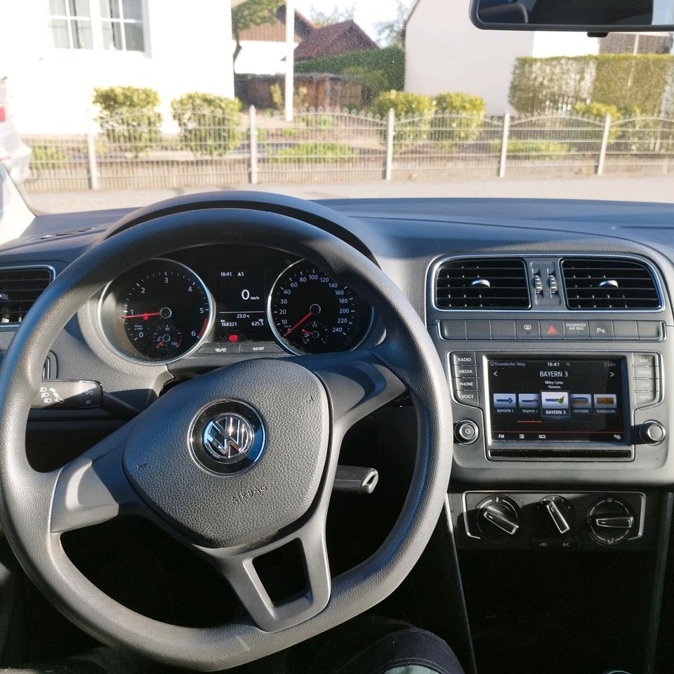 VW Polo 6R Comfort Line Modelljahr 2016 in Eslarn