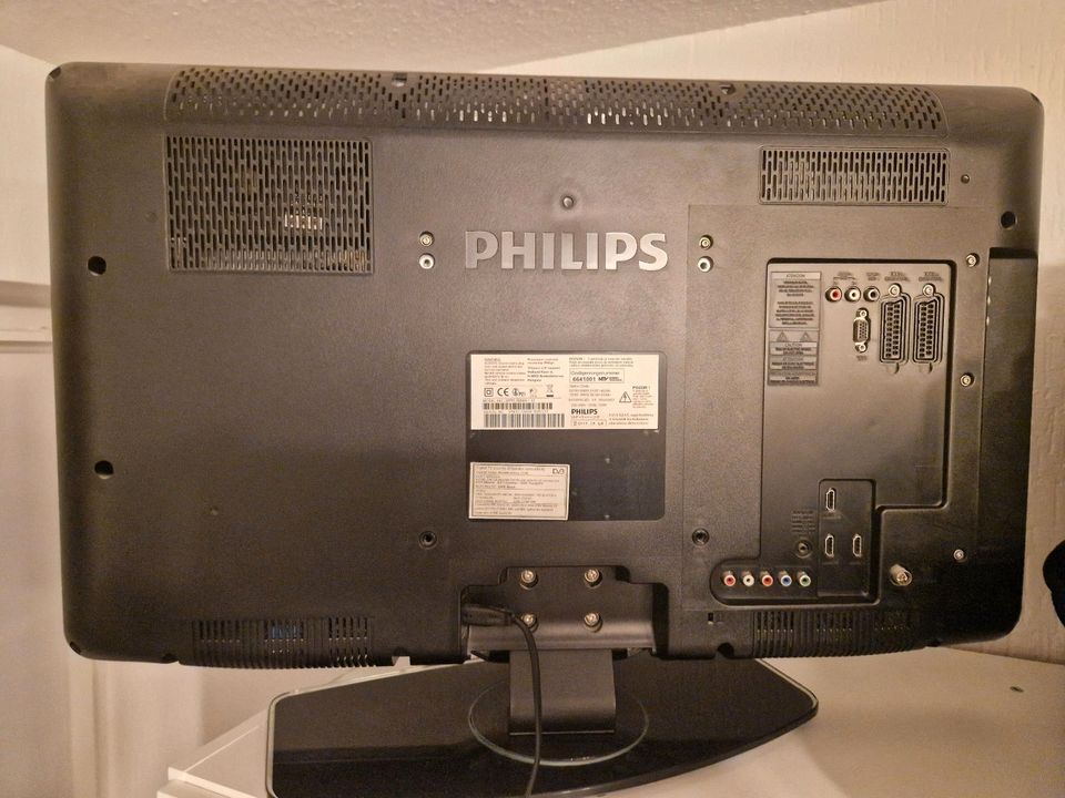 Fernseher Phillips HD-Flachbildschirmfernseher 80 cm in Arnsberg