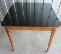 Holztisch mit Kunststoffoberfläche / 75 x 75 cm / Höhe: 70 cm Brandenburg - Dallgow Vorschau