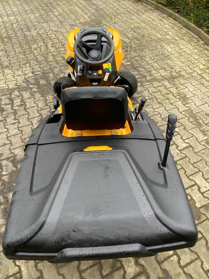 Aufsitzrasenmäher / Rasentraktor Cub Cadet XT2 QR106 in Stadtlohn