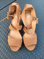 Damen Pumps H&M Gr. 39 NEU Niedersachsen - Ummern Vorschau