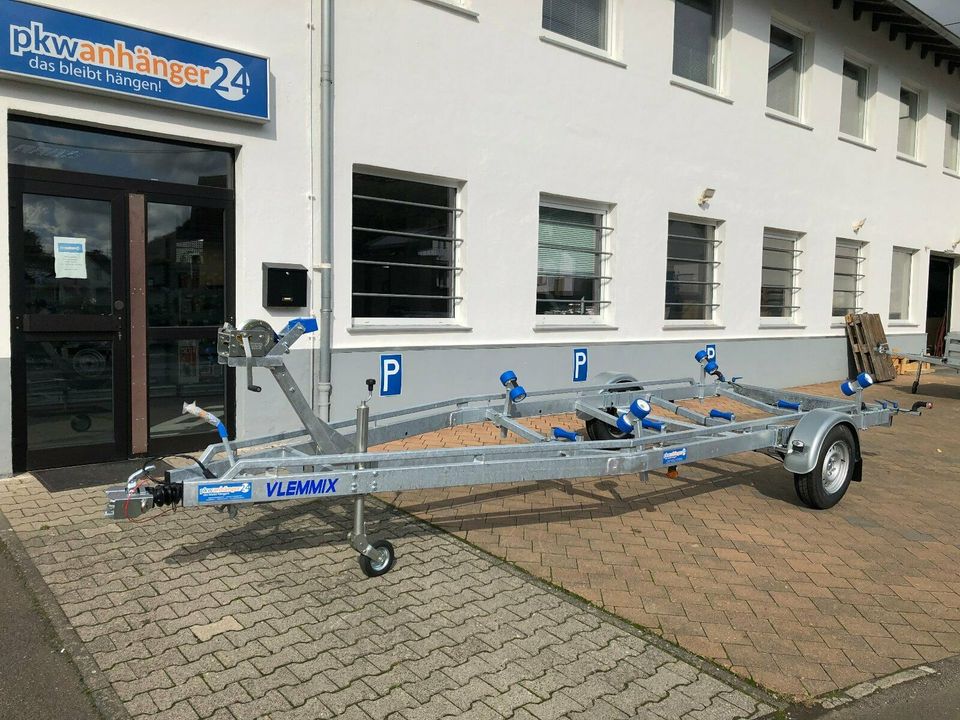 Vlemmix Bootstrailer Bootsanhänger für Boote bis 6,9m 1500kg in Monzingen