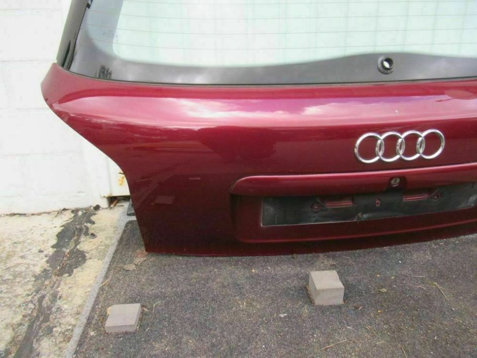 14938 AUDI A3 (8L1) Heckklappe Kofferraumklappe LZ3C rot in Möckern