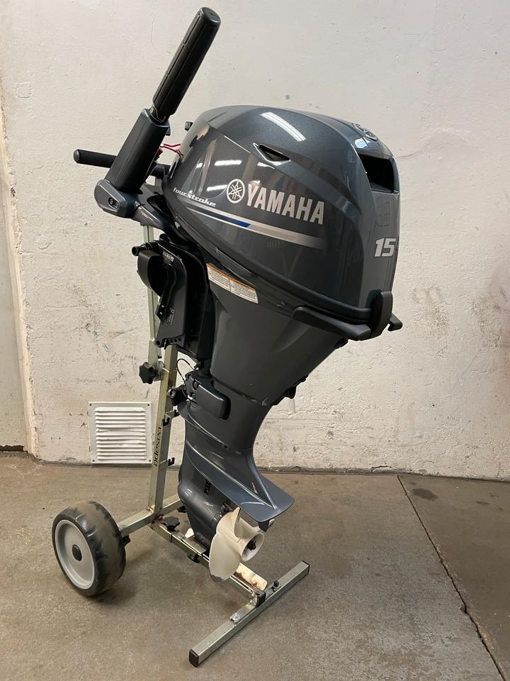 Aussenborder Motor Yamaha F15 CMHS, Schlauchboot ist reserviert in Hamburg